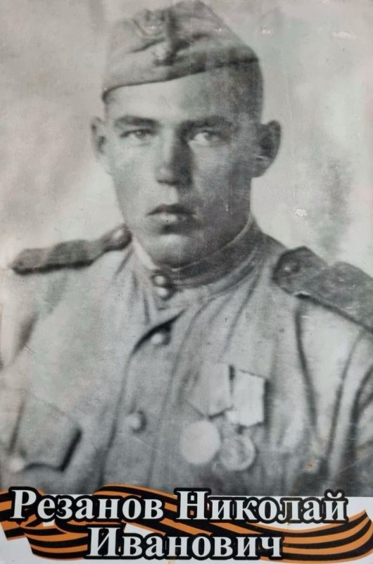 #Бессмертный_полк_ОП_РК. Резанов Николай Иванович (14.02.1925 - 19.05.2002), принял присягу 29.04.1944 года, освобождал Севастополь и Прибалтику, штурмовал Кенигсберг, воевал с империалистической Японией, был пулемётчиком, с...
