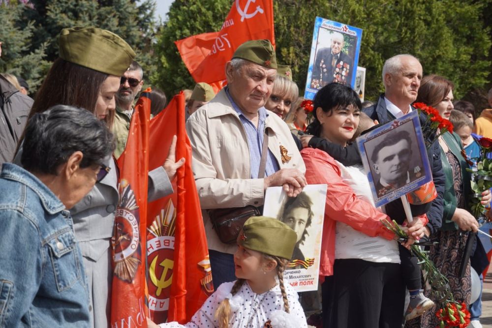 В Керчи продолжаются торжественные мероприятия, посвященные празднованию 80-летия Победы в Великой Отечественной войне В Керчи продолжаются торжественные мероприятия, посвященные празднованию 80-летия Победы в Великой Отечественной войне
