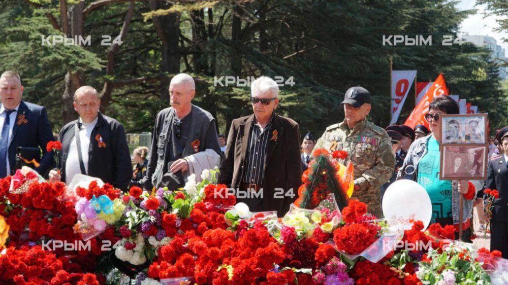 Симферополь отмечает 80-ю годовщину Победы. ФОТОРЕПОРТАЖ Симферополь отмечает 80-ю годовщину Победы. ФОТОРЕПОРТАЖ