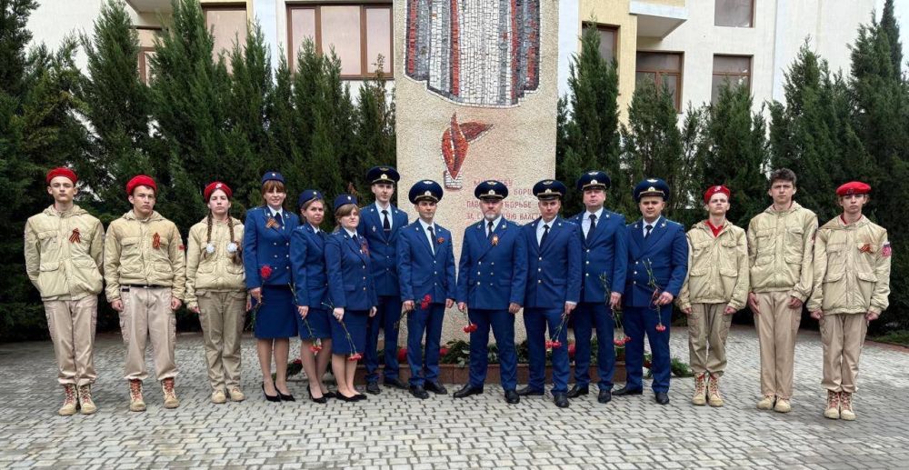 Работники прокуратуры города Алушты поучаствовали в торжествах, приуроченных к празднованию 80-й годовщины Победы в Великой Отечественной войне
