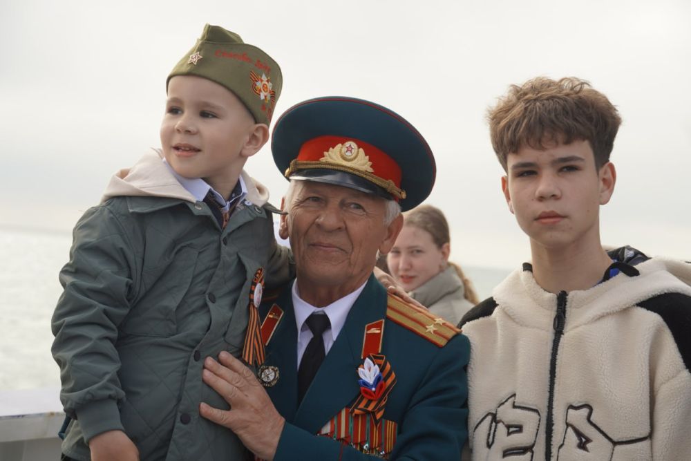 В Керчи проходят торжественные мероприятия, посвященные юбилею Великой Победы В Керчи проходят торжественные мероприятия, посвященные юбилею Великой Победы