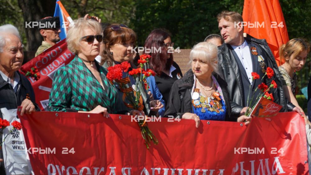 Симферополь отмечает 80-ю годовщину Победы. ФОТОРЕПОРТАЖ Симферополь отмечает 80-ю годовщину Победы. ФОТОРЕПОРТАЖ