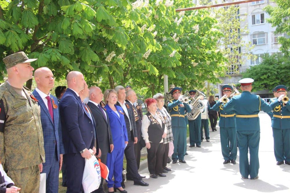 В этот памятный день, посвященный Великой Победе, мы выражаем свои поздравления ветеранам и участникам войны В этот памятный день, посвященный Великой Победе, мы выражаем свои поздравления ветеранам и участникам войны
