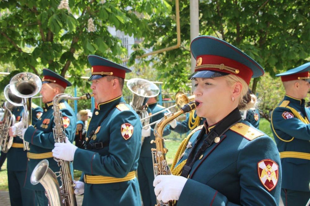 В этот памятный день, посвященный Великой Победе, мы выражаем свои поздравления ветеранам и участникам войны В этот памятный день, посвященный Великой Победе, мы выражаем свои поздравления ветеранам и участникам войны