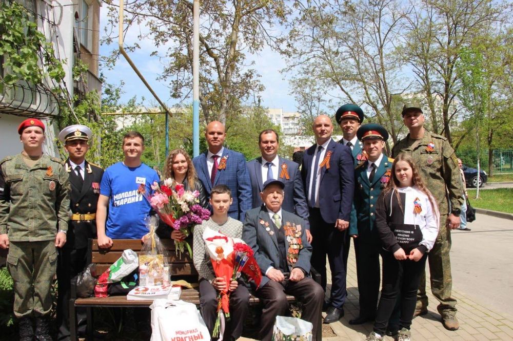 В этот памятный день, посвященный Великой Победе, мы выражаем свои поздравления ветеранам и участникам войны В этот памятный день, посвященный Великой Победе, мы выражаем свои поздравления ветеранам и участникам войны