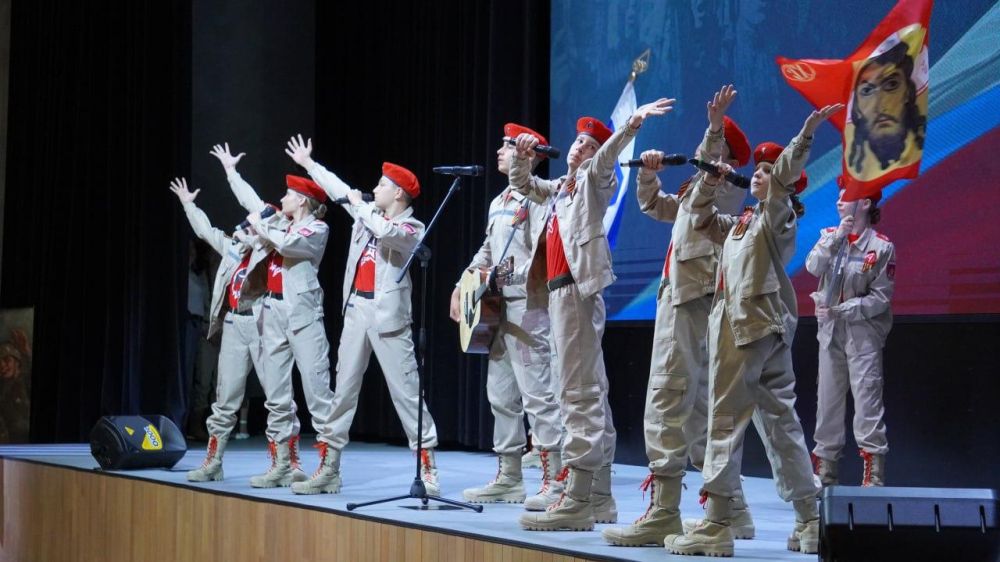 Смотрите в 17:15 на «Первом Крымском» гала-концерт от участников конкурса «Мы — наследники Победы!»