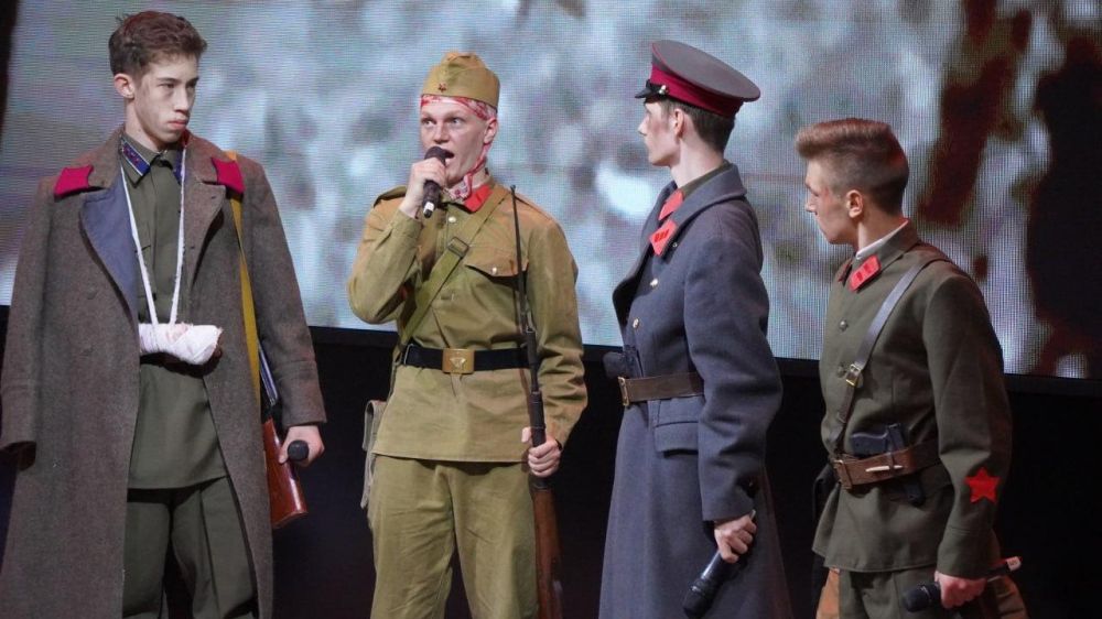 Смотрите в 17:15 на «Первом Крымском» гала-концерт от участников конкурса «Мы — наследники Победы!»