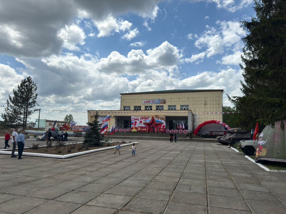 В честь Дня Победы в Нижнегорском работали праздничные фотозоны В честь Дня Победы в Нижнегорском работали праздничные фотозоны