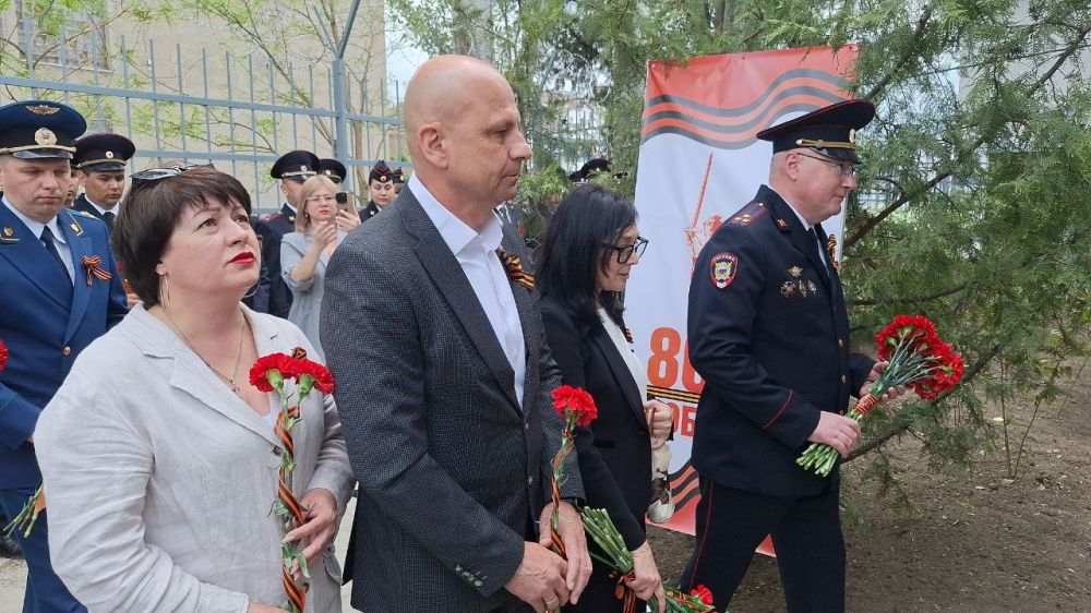 В преддверии празднования 80-й годовщины Победы в Великой Отечественной Войне ОМВД России по Советскому району открыли памятные знаки В преддверии празднования 80-й годовщины Победы в Великой Отечественной Войне ОМВД России по Советскому району открыли памятные знаки