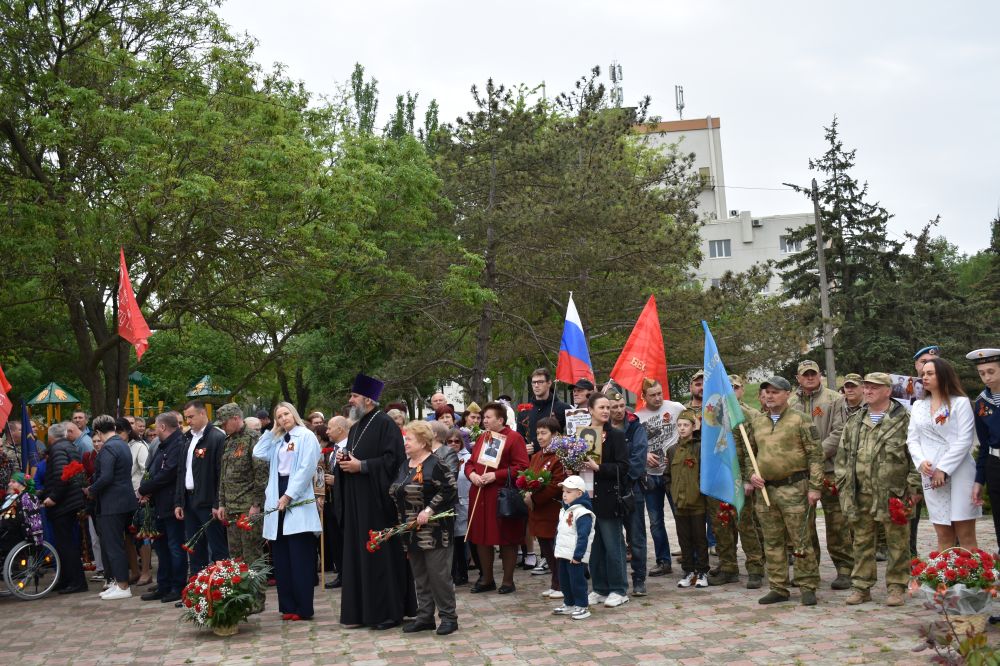 Возложение цветов ко Дню Победы Возложение цветов ко Дню Победы