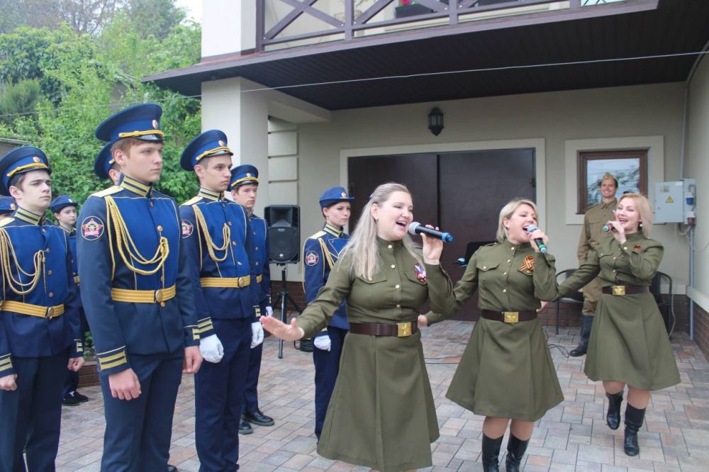 Симферопольский район поздравил фронтовых ветеранов Великой Отечественной войны с 80-летием со Дня Победы Симферопольский район поздравил фронтовых ветеранов Великой Отечественной войны с 80-летием со Дня Победы