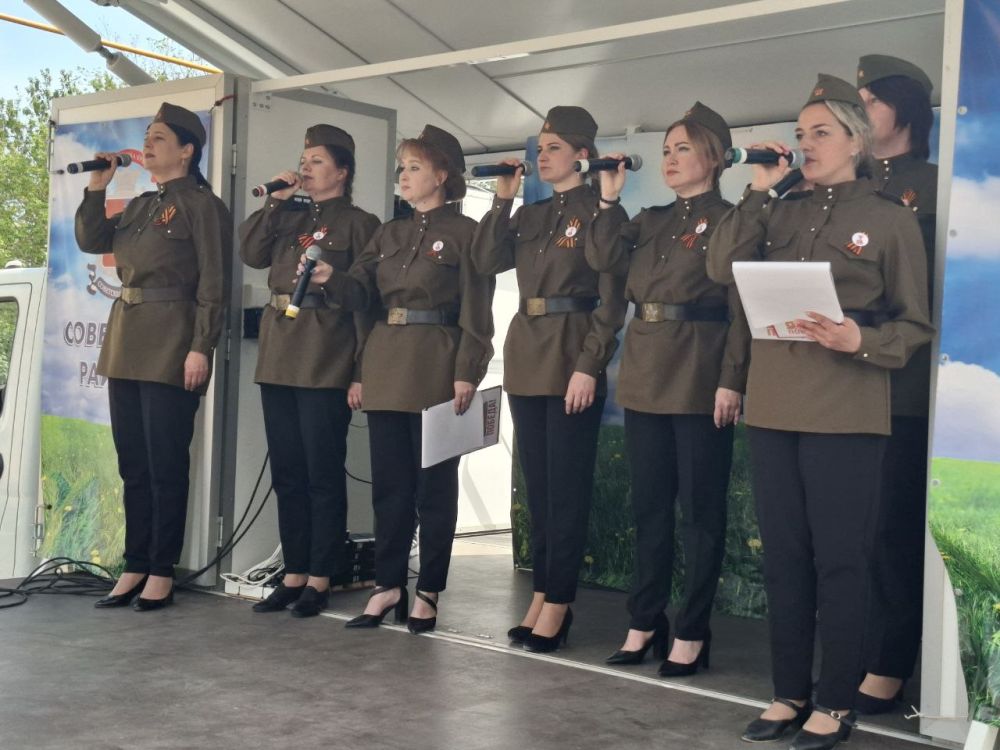 Руководители Советского района поздравили ветерана Великой Отечественной войны Владимира Ивановича Левина с Днем Победы! Руководители Советского района поздравили ветерана Великой Отечественной войны Владимира Ивановича Левина с Днем Победы!
