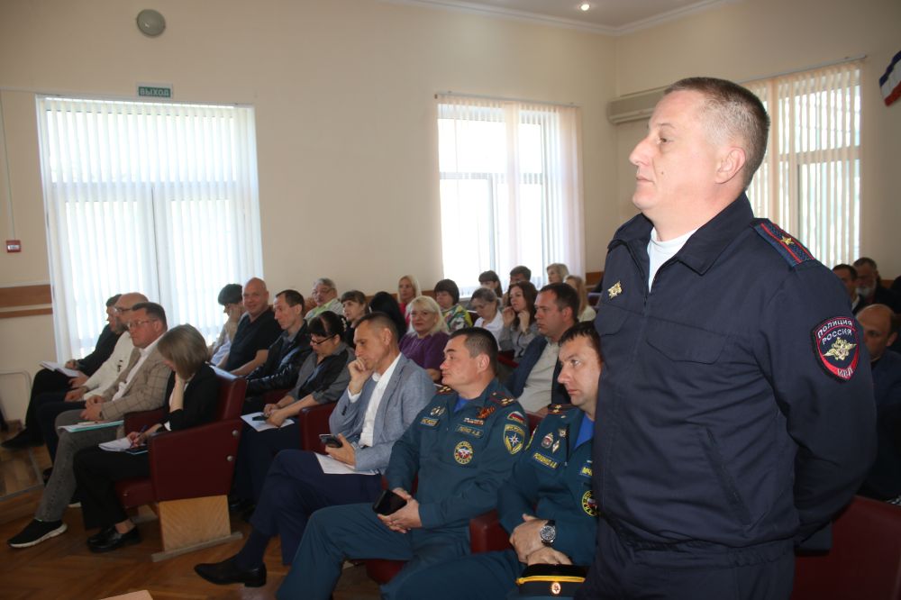 Вопросы жизнеобеспечения Феодосийского округа рассмотрены на аппаратном совещании администрации Вопросы жизнеобеспечения Феодосийского округа рассмотрены на аппаратном совещании администрации