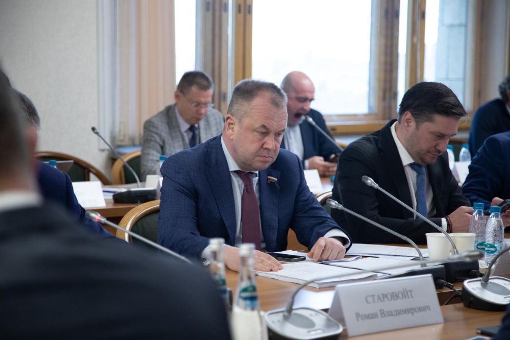 Роман Старовойт на встрече с фракцией ЛДПР рассказал о приоритетах развития транспортного комплекса страны Роман Старовойт на встрече с фракцией ЛДПР рассказал о приоритетах развития транспортного комплекса страны