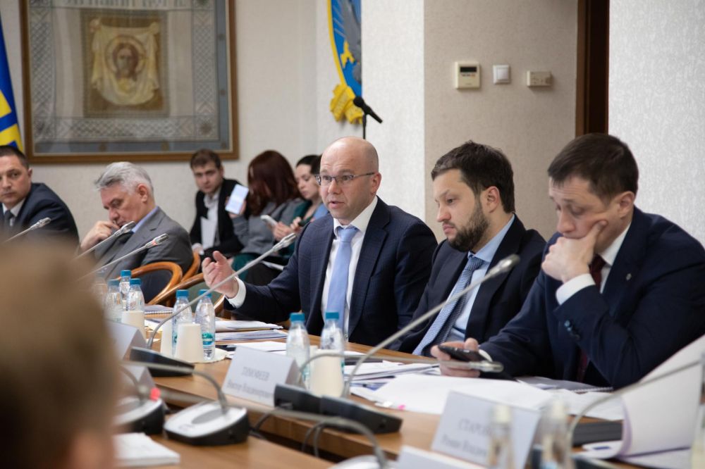Роман Старовойт на встрече с фракцией ЛДПР рассказал о приоритетах развития транспортного комплекса страны Роман Старовойт на встрече с фракцией ЛДПР рассказал о приоритетах развития транспортного комплекса страны