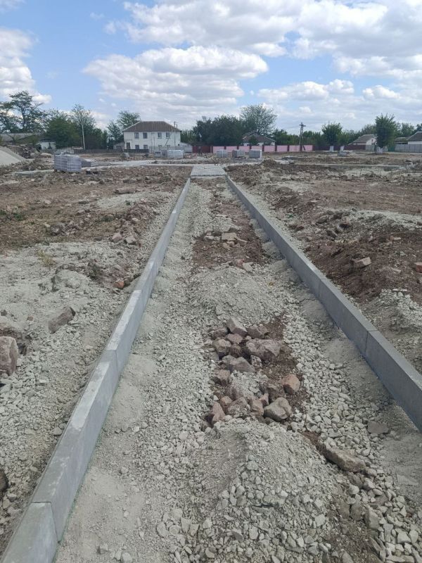 В Джанкойском районе благоустраивают парковую зону