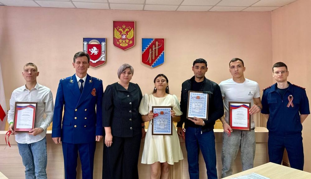В Джанкойском районе дети-сироты получили ключи от новых квартир