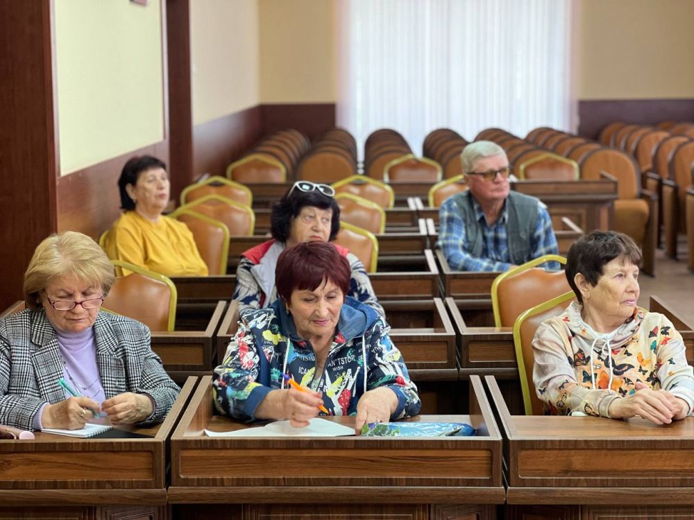 Игорь Ивин: По поручению Главы Республики Крым Сергея Валерьевича Аксёнова продолжаем выстраивать четкую коммуникацию с людьми, проводить встречи с председателями МКД
