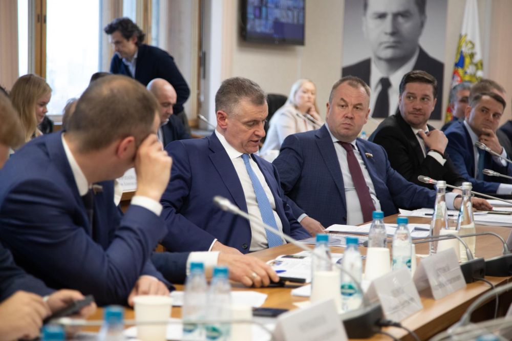 Роман Старовойт на встрече с фракцией ЛДПР рассказал о приоритетах развития транспортного комплекса страны Роман Старовойт на встрече с фракцией ЛДПР рассказал о приоритетах развития транспортного комплекса страны