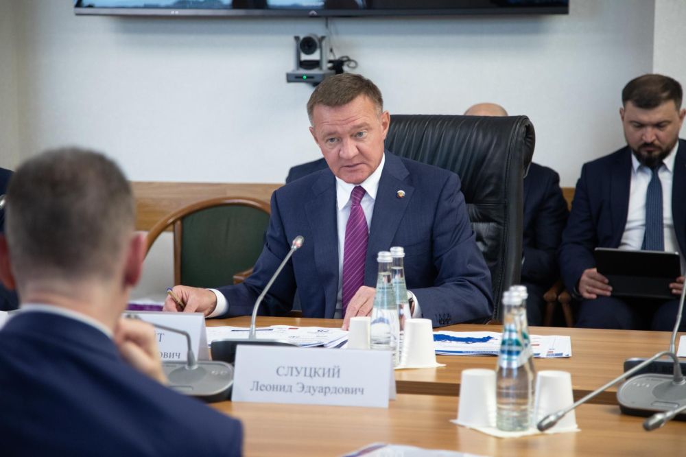 Роман Старовойт на встрече с фракцией ЛДПР рассказал о приоритетах развития транспортного комплекса страны Роман Старовойт на встрече с фракцией ЛДПР рассказал о приоритетах развития транспортного комплекса страны