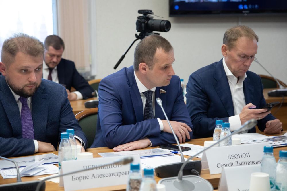 Роман Старовойт на встрече с фракцией ЛДПР рассказал о приоритетах развития транспортного комплекса страны Роман Старовойт на встрече с фракцией ЛДПР рассказал о приоритетах развития транспортного комплекса страны