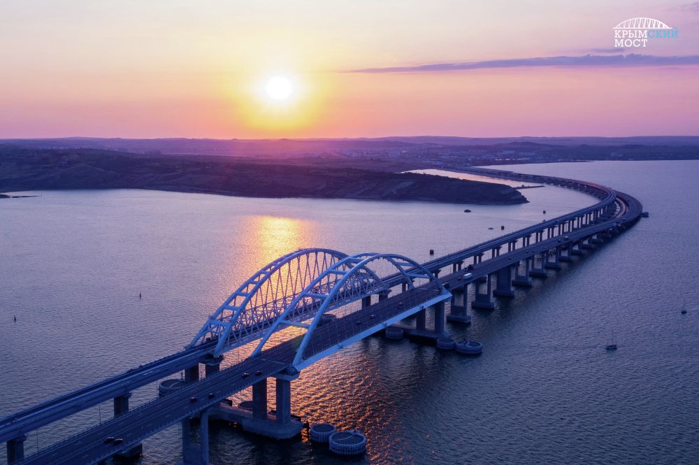 Эпохальные арки пролива: топ фактов ко дню рождения Крымского моста Эпохальные арки пролива: топ фактов ко дню рождения Крымского моста