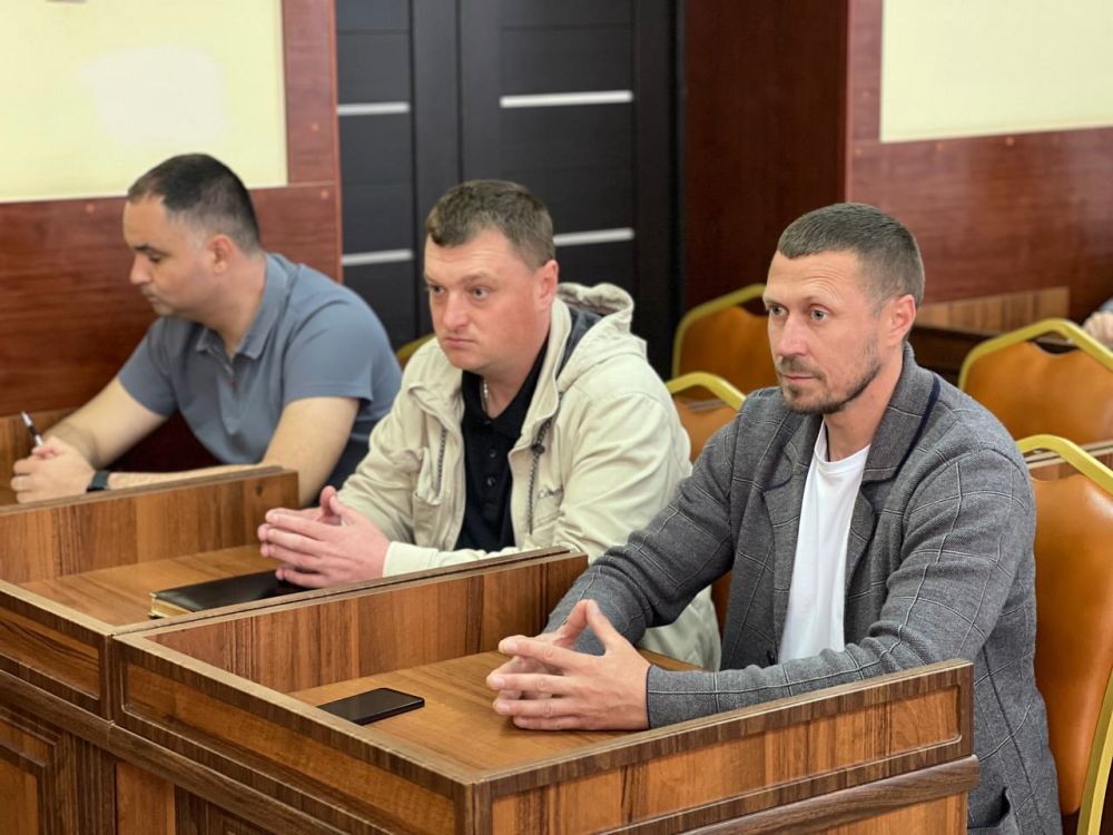 Игорь Ивин призвал руководителей предприятий города принимать активное участие во Всероссийском онлайн-голосовании по отбору общественных территорий Игорь Ивин призвал руководителей предприятий города принимать активное участие во Всероссийском онлайн-голосовании по отбору общественных территорий