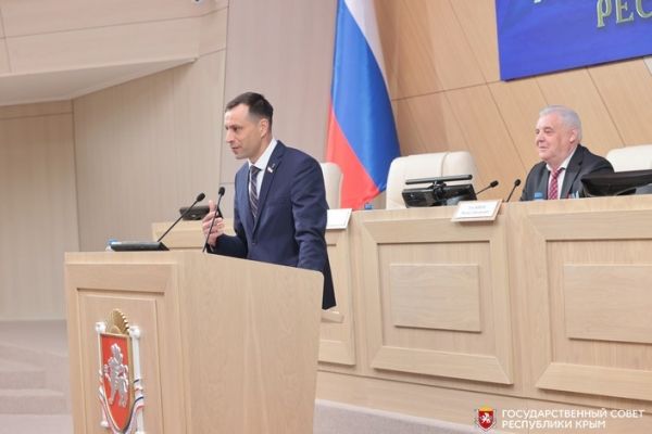 В Госсовете Крыма поздравили сотрудников избиркомов с профессиональным праздником