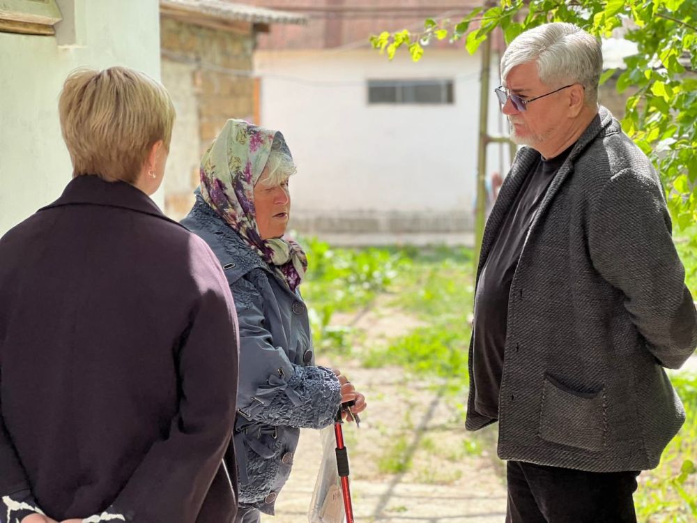 «Ежедневно рассматриваю десятки обращений жителей нашего города, касающихся самых разнообразных проблем», - Игорь Ивин «Ежедневно рассматриваю десятки обращений жителей нашего города, касающихся самых разнообразных проблем», - Игорь Ивин