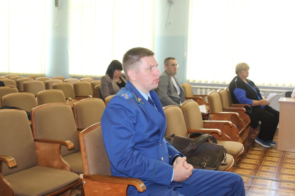 14 мая состоялось 17-е (внеочередное) заседание Советского районного совета под руководством председателя Советского районного совета Виктории Грицай