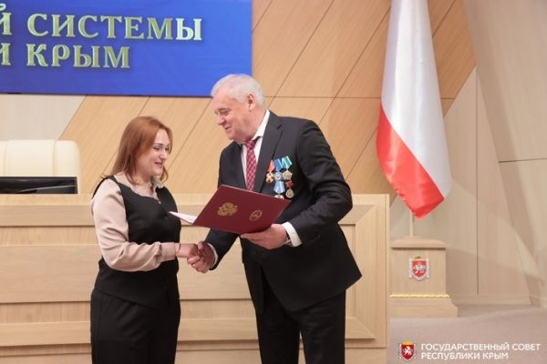 В Госсовете Крыма поздравили сотрудников избиркомов с профессиональным праздником