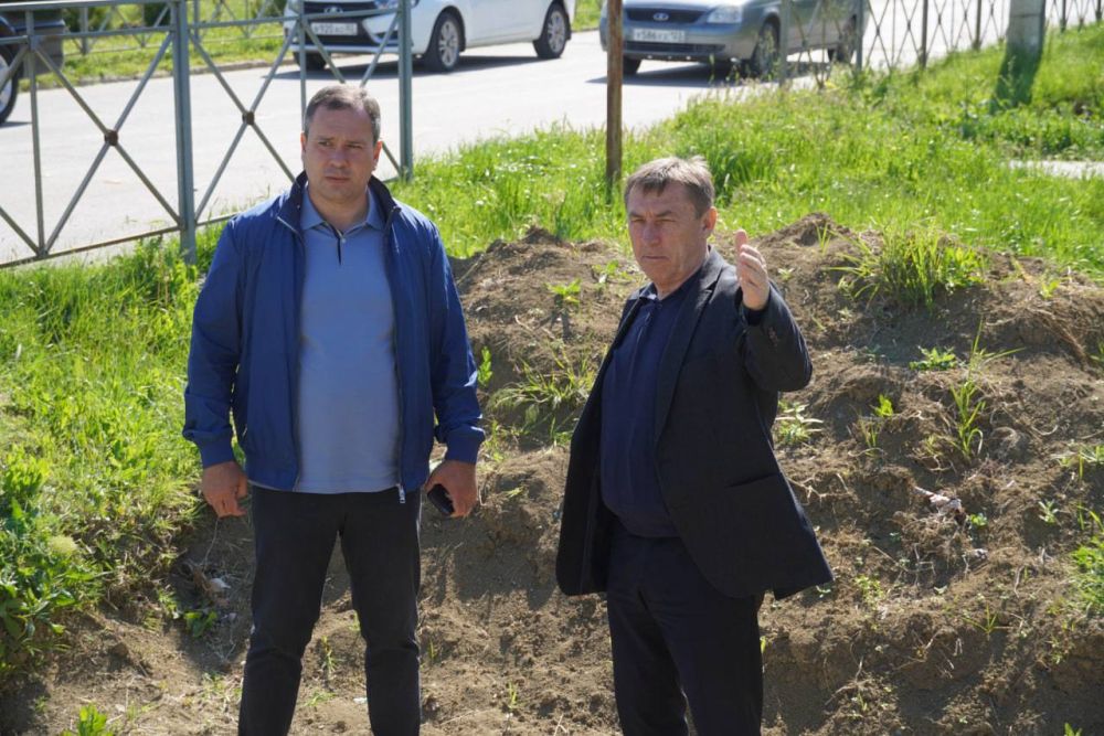 В Керчи с рабочим визитом пребывает Председатель Совета министров РК Юрий Гоцанюк. В Керчи с рабочим визитом пребывает Председатель Совета министров РК Юрий Гоцанюк.