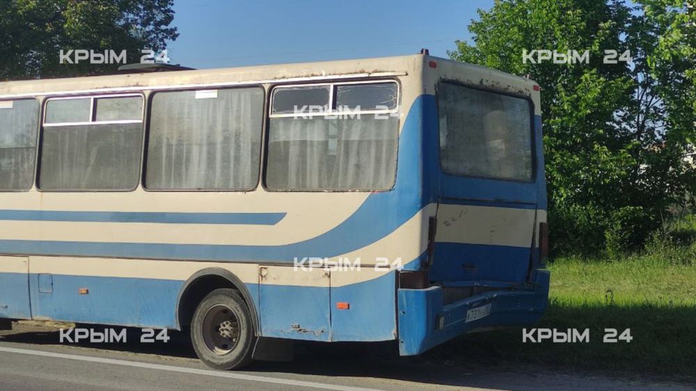 ДТП с автобусами и грузовиком произошло в Симферополе ДТП с автобусами и грузовиком произошло в Симферополе