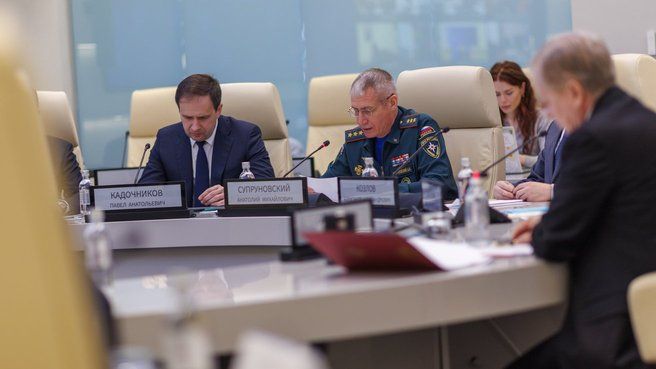 Виталий Савельев провёл заседание правительственной комиссии для координации работ по ликвидации последствий чрезвычайной ситуации, вызванной крушением танкеров в Керченском проливе Виталий Савельев провёл заседание правительственной комиссии для координации работ по ликвидации последствий чрезвычайной ситуации, вызванной крушением танкеров в Керченском проливе