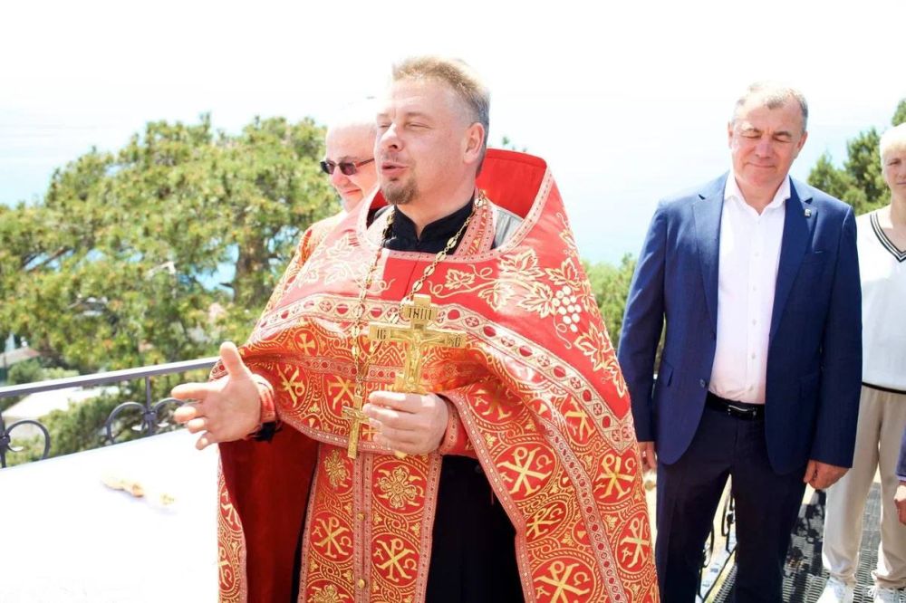 Константин Шимановский: В Симеизе открыт новый пешеходный маршрут! Тропа находится рядом с храмом Покрова Пресвятой Богородицы, в районе «Красной горки»