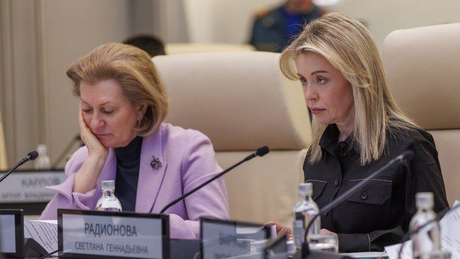 Виталий Савельев провёл заседание правительственной комиссии для координации работ по ликвидации последствий чрезвычайной ситуации, вызванной крушением танкеров в Керченском проливе Виталий Савельев провёл заседание правительственной комиссии для координации работ по ликвидации последствий чрезвычайной ситуации, вызванной крушением танкеров в Керченском проливе