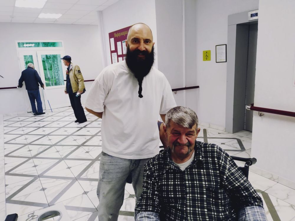 Получатели социальных услуг Симферопольского пансионата для престарелых и инвалидов приняли участие в международной благотворительной акции «Парикмахер Добра», посвящённой празднованию 80-летию Великой Победы Получатели социальных услуг Симферопольского пансионата для престарелых и инвалидов приняли участие в международной благотворительной акции «Парикмахер Добра», посвящённой празднованию 80-летию Великой Победы