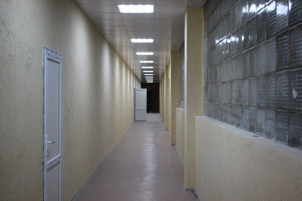 В Керчи продолжаются работы по капитальному ремонту Дворца спорта «Судостроитель». В Керчи продолжаются работы по капитальному ремонту Дворца спорта «Судостроитель».