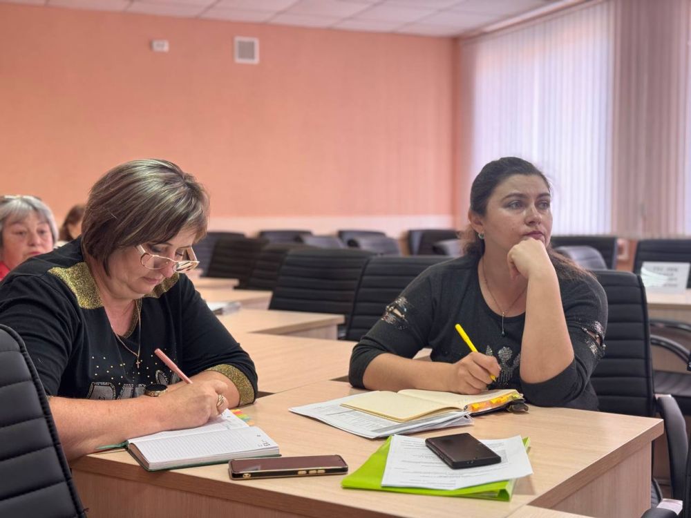Состоялась рабочая встреча с руководителями управляющих компаний и ресурсоснабжающих организаций, председателями Совета МКД Состоялась рабочая встреча с руководителями управляющих компаний и ресурсоснабжающих организаций, председателями Совета МКД