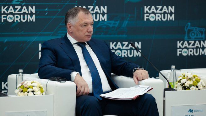 Марат Хуснуллин выступил на пленарном заседании XVI Международного экономического форума «Россия – Исламский мир: KazanForum» Марат Хуснуллин выступил на пленарном заседании XVI Международного экономического форума «Россия – Исламский мир: KazanForum»