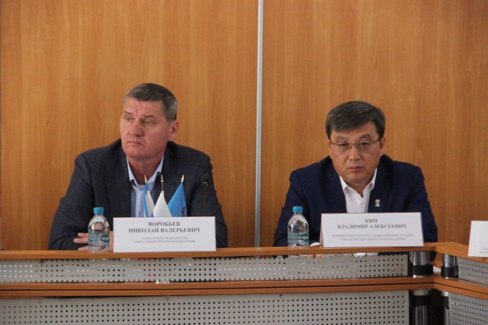 Вице-премьер Крыма Николай Воробьев провел выездное совещание в Феодосии Вице-премьер Крыма Николай Воробьев провел выездное совещание в Феодосии