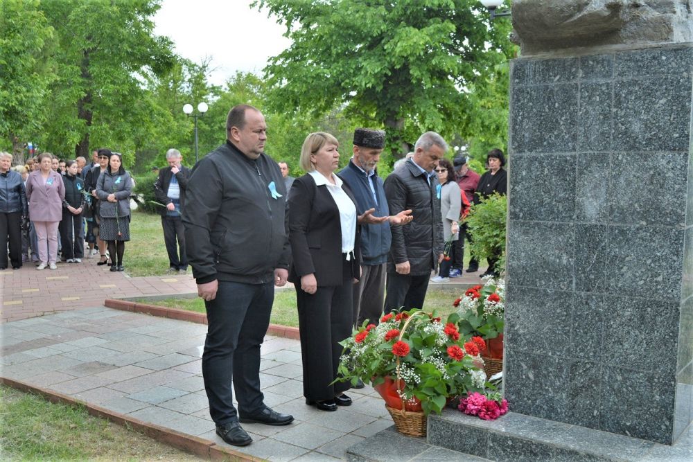 В пгт Первомайское, селах Войково и Гвардейское прошли траурные мероприятия, приуроченные ко Дню памяти жертв депортации народов Крыма В пгт Первомайское, селах Войково и Гвардейское прошли траурные мероприятия, приуроченные ко Дню памяти жертв депортации народов Крыма