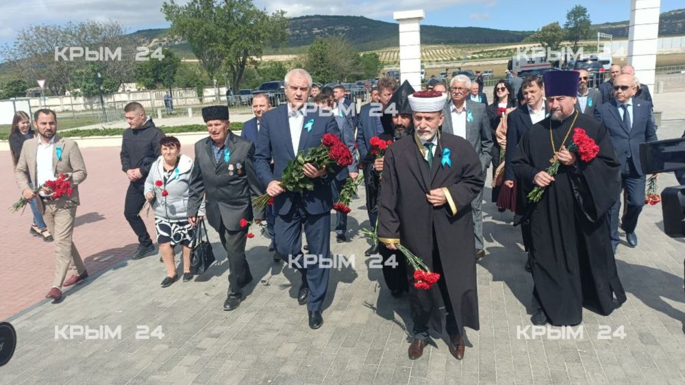 В Крыму почтили память жертв депортации В Крыму почтили память жертв депортации