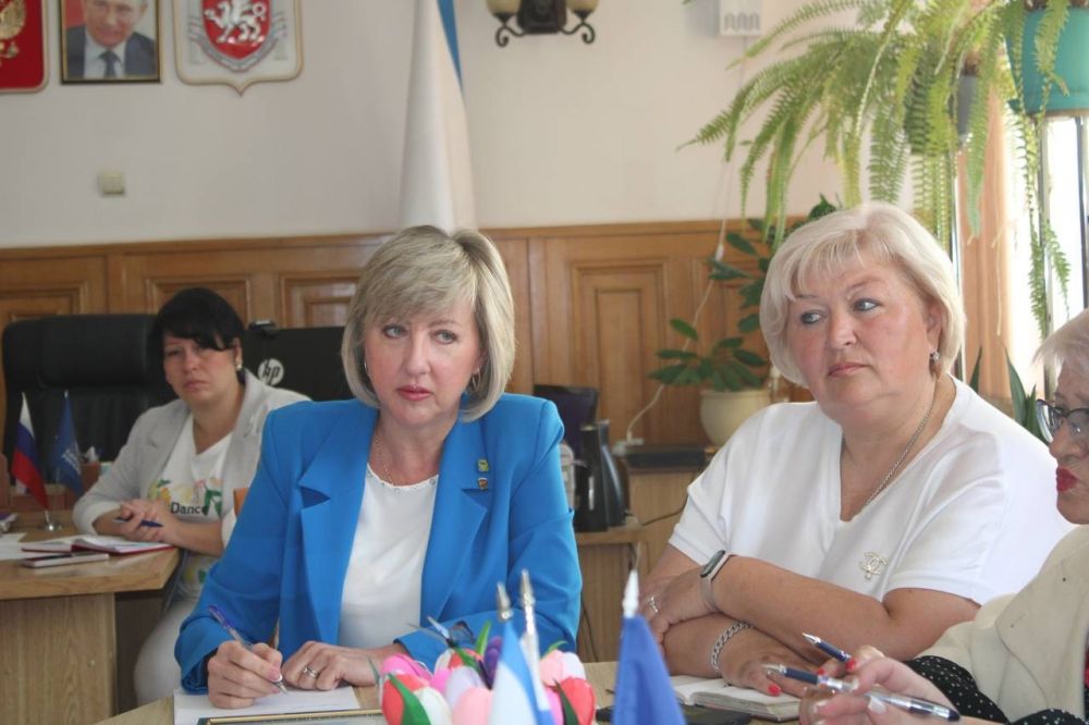 Заседание при главе муниципального образования Симферопольский район по подготовке мероприятий и подведению итогов патриотической акции «Знамя Победы» Заседание при главе муниципального образования Симферопольский район по подготовке мероприятий и подведению итогов патриотической акции «Знамя Победы»