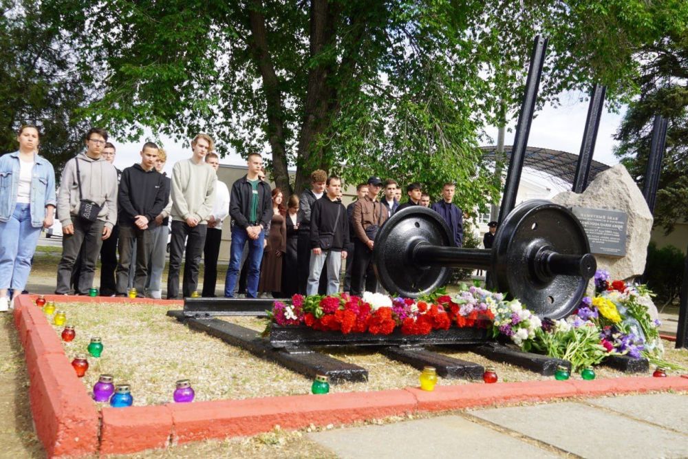 В Керчи почтили память жертв депортации народов Крыма В Керчи почтили память жертв депортации народов Крыма