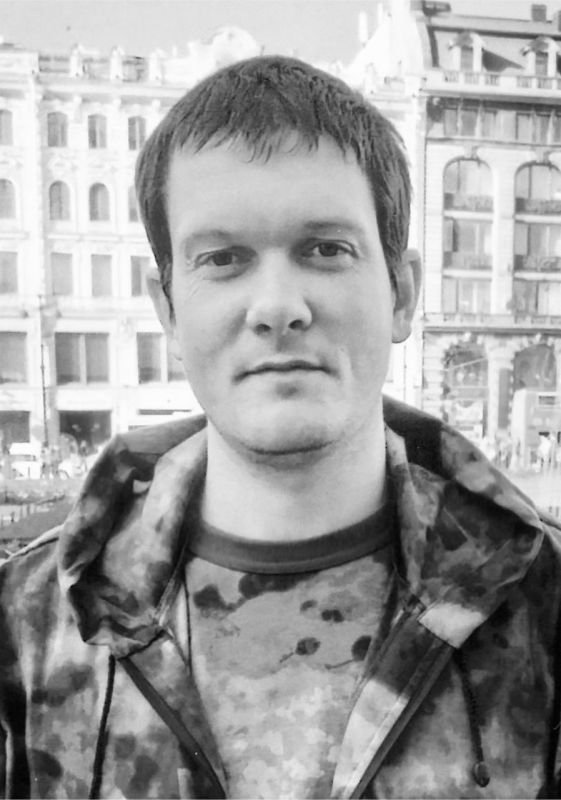 Севастопольцы простились с погибшим бойцом СВО Севастопольцы простились с погибшим бойцом СВО