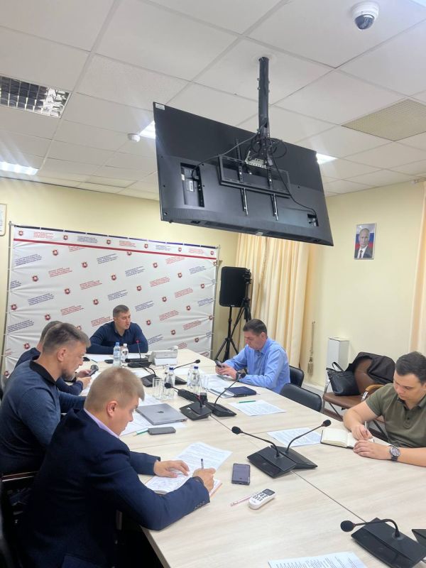 В ГКУ РК «Инвестстрой» состоялось еженедельное совещание о ходе строительства объектов в Республике Крым В ГКУ РК «Инвестстрой» состоялось еженедельное совещание о ходе строительства объектов в Республике Крым