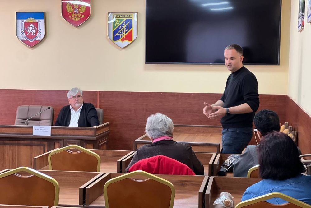 Встречи главы администрации города Игоря Ивина с председателями МКД продолжаются Встречи главы администрации города Игоря Ивина с председателями МКД продолжаются