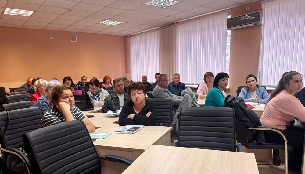 Анна Трушина провела рабочее совещание с главами администраций сельских поселений Анна Трушина провела рабочее совещание с главами администраций сельских поселений