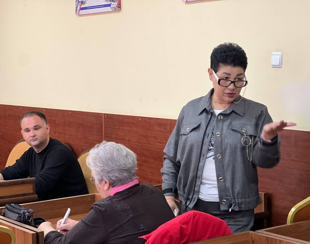 Встречи главы администрации города Игоря Ивина с председателями МКД продолжаются Встречи главы администрации города Игоря Ивина с председателями МКД продолжаются